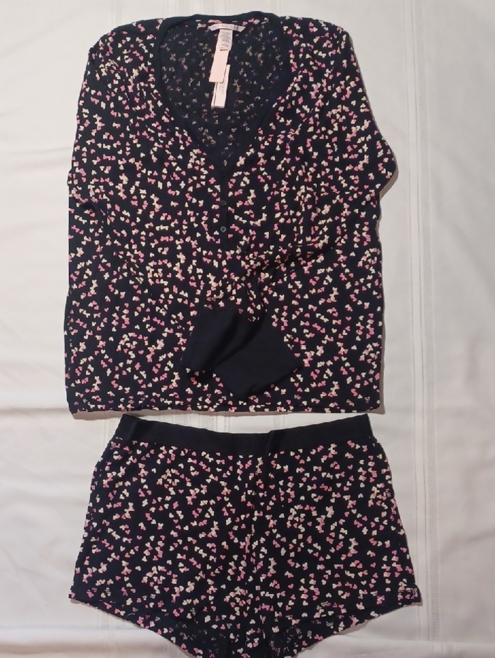 NWT Victorias Secret  Black  Heart Short  Pajama Set
